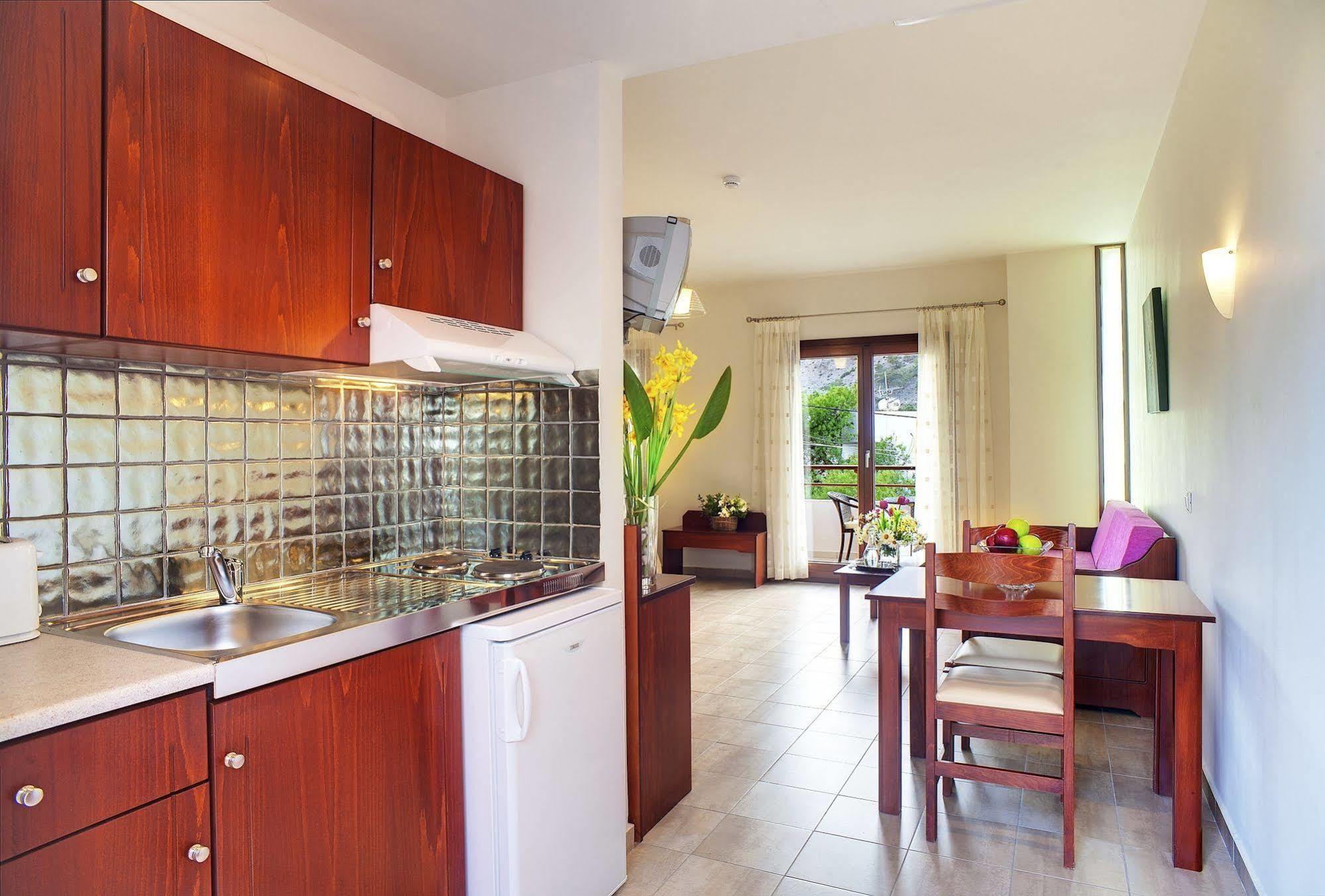 Syia Hotel Sougia Exterior photo