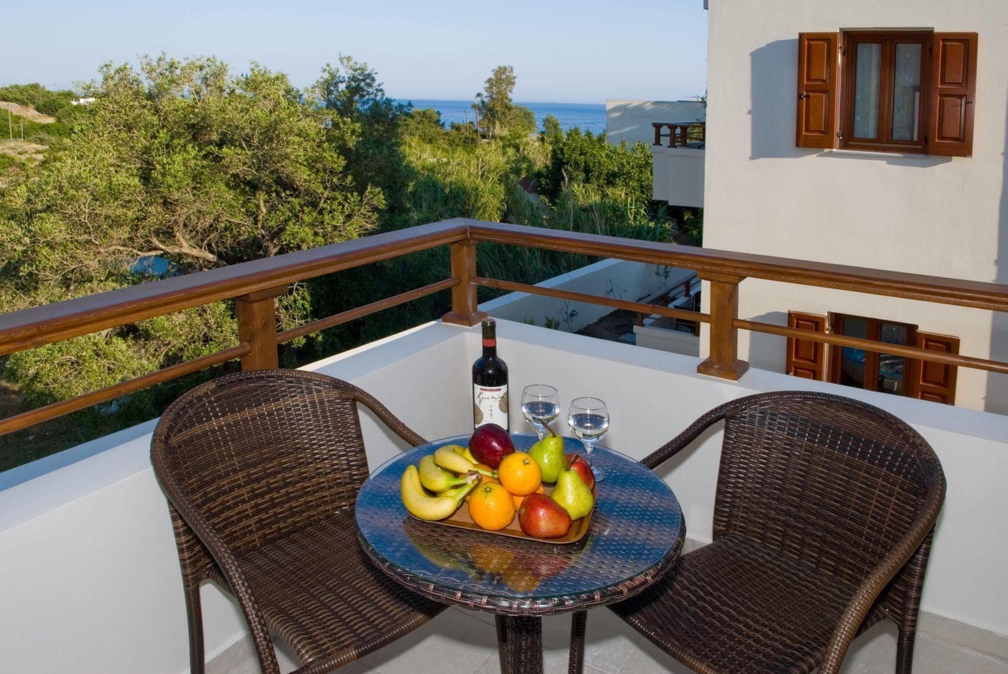 Syia Hotel Sougia Exterior photo